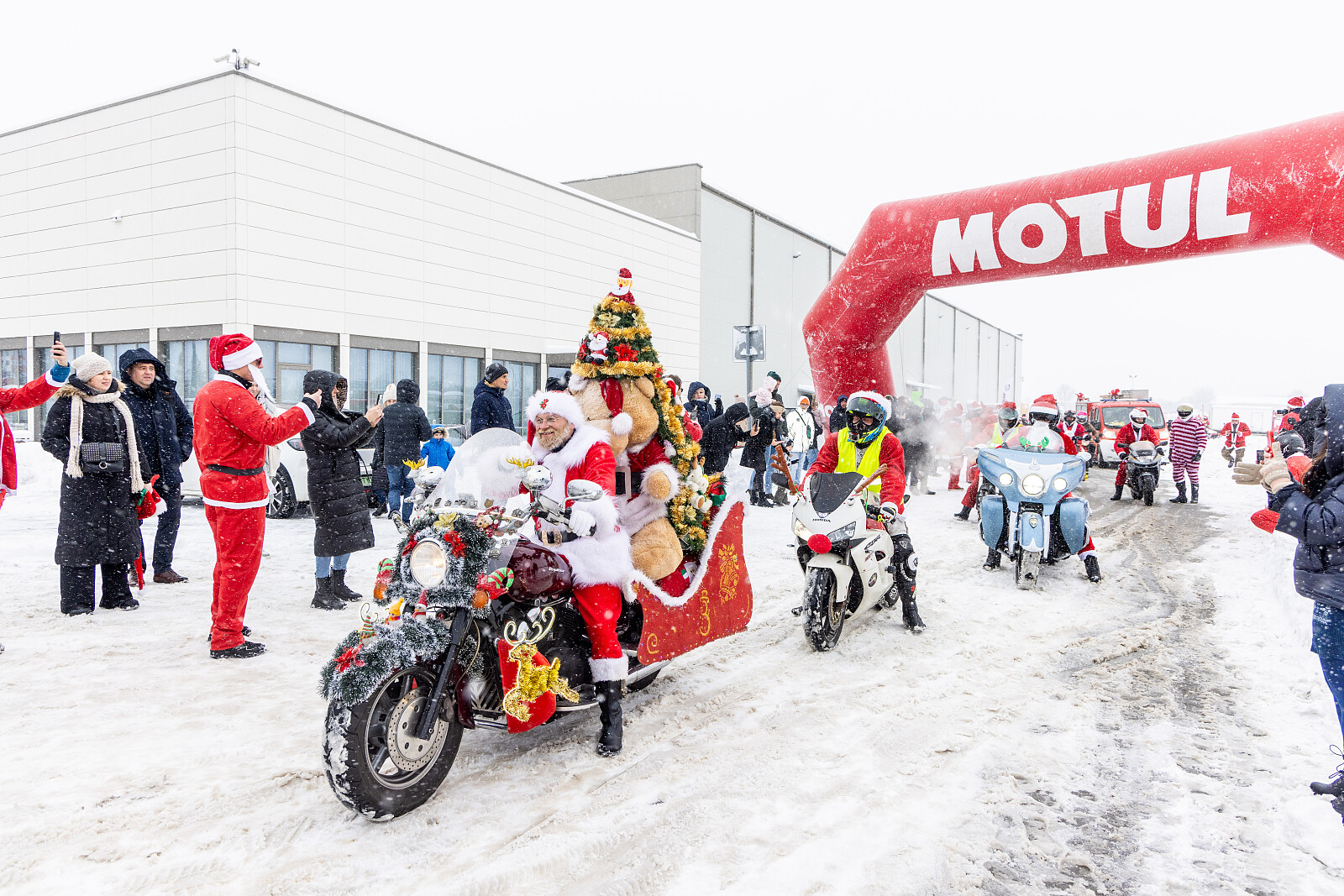 _ILE8597.jpg [6.89 MB]