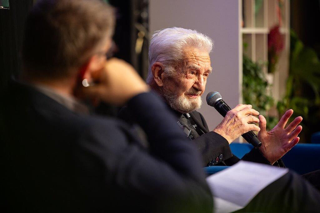 LAP35522.jpg [55.83 KB]